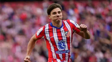 أتلتيكو مدريد يكشف حقيقة تلقيه عرضًا رسميًا من برشلونة لضم ألفاريز